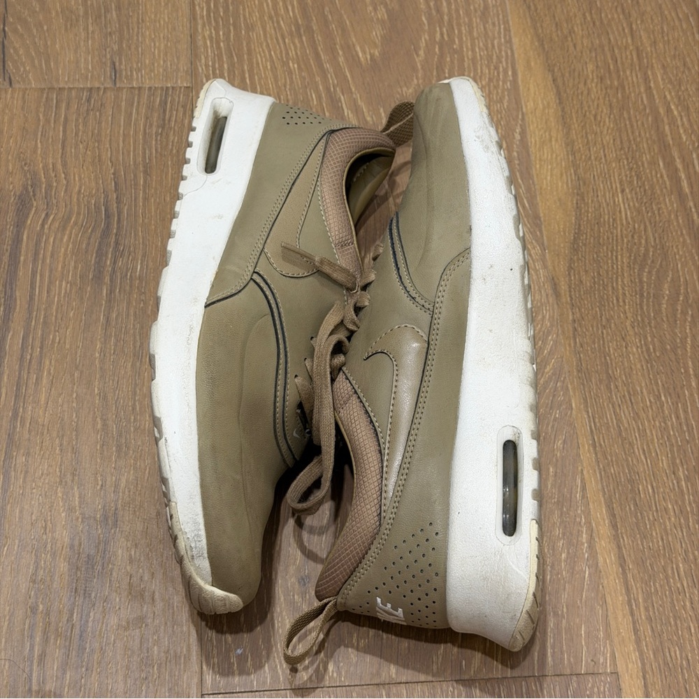 Light Tan Casual Sneakers
